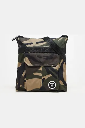 A Bathing Ape AAPE By A Bathing Ape - Crossbody-taske med camouflage-print i utility-stil-Grøn