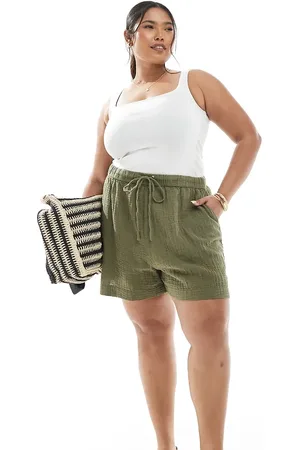 New Look New Look Curve - Kakifarvede shorts i dobbeltvævet stof-Grøn