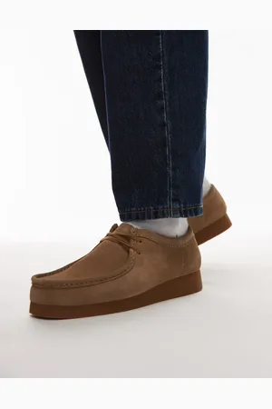 Clarks Wallabee EVO - Ruskindssko i mørk sandfarve-Sort
