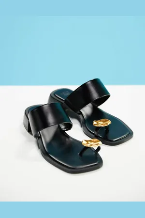 ASOS Finesse - Sorte sandaler med hæl og bash-tårem i metal