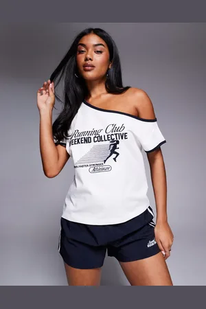 ASOS Weekend Collective - Cremehvid offshoulder-T-shirt med marineblå kontrastkant og grafisk løberprint - Del af sæt