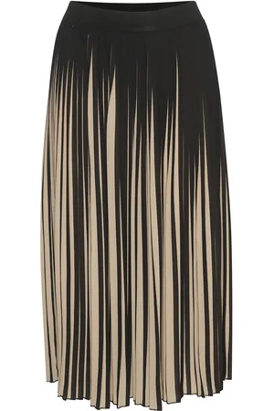 Culture Cucarly Skirt Knælang Nederdel Black