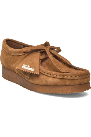 Clarks Wallabee. D Shoes Flat Loafers Brown