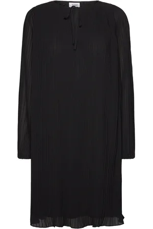 Saint Tropez Hoomasz Dress Kort Kjole Black