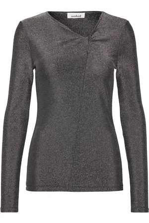 Soaked in Luxury Slskylara Knot Tee Tops T-shirts & Tops Long-sleeved Silver
