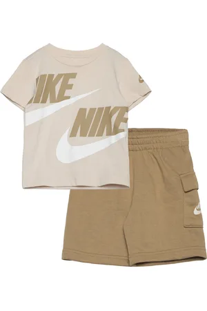 Nike Nkb B Nsw Hbr Cargo Short Set Sport Sets With Short-sleeved T-shirt Beige