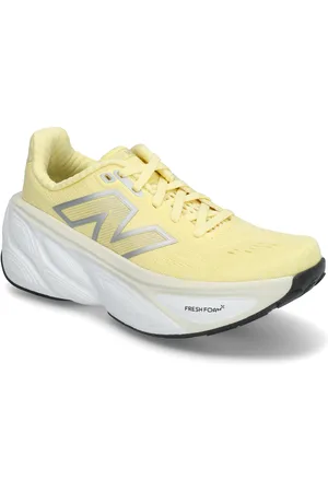 New Balance Freshfoam More V5 Sport Sport Shoes Sport Running Shoes Yellow