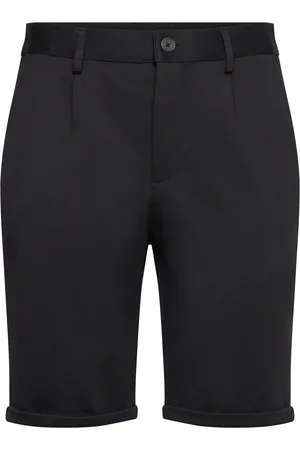 Lindbergh Pleated Shorts Bottoms Shorts Chinos Shorts Black