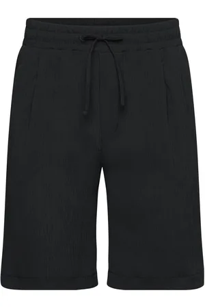 Lindbergh Plissé Shorts Bottoms Shorts Casual Black