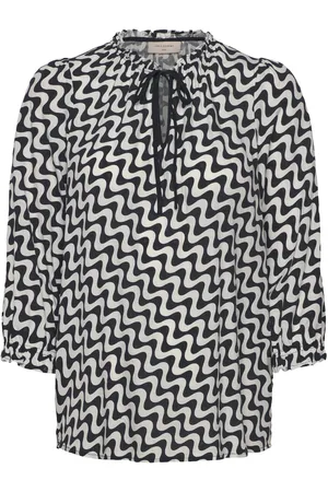 Freequent Blouse From Freequent In A Soft Material With Jacquard Pattern And Allover Print Tops Blouses Short-sleeved Black