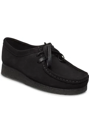 Clarks Wallabee. D Designers Flats Laced Shoes Black