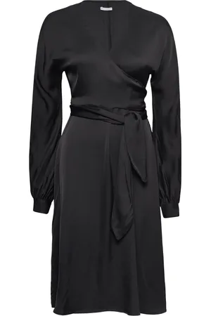 2nd Day 2Nd Serene - Fluid Satin Knælang Kjole Black