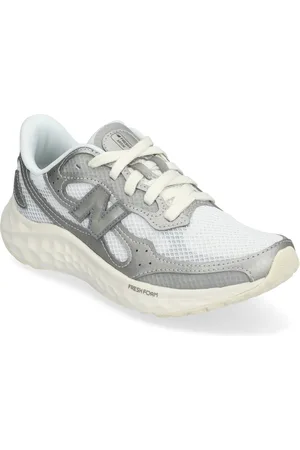 New Balance Freshfoam Arishi V4 Sport Women Sport Shoes Sport Sneakers Sport Low Top Sneakers Silver