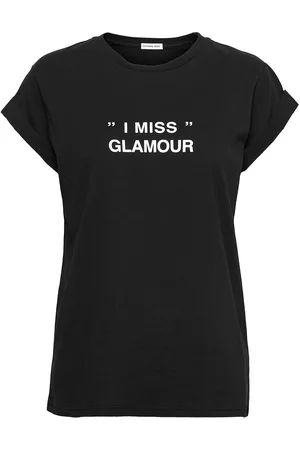 https://images.fashiola.dk/product-list/300x450/booztlet/609326531/stanley-glamour-tee-black.webp