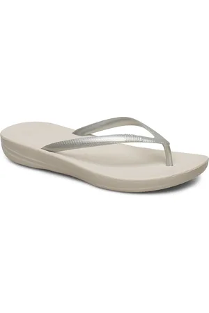 FitFlop Iqushion Ergonomic Flip-Flops Silver