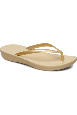 FitFlop Iqushion Ergonomic Flip-Flops Gold