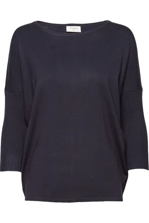 Freequent Pullover From Freequent In A Soft, Fine-Knit Material. The Pullover Has A Simple Navy
