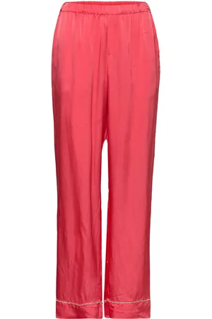 LOVE Stories Weekend Red