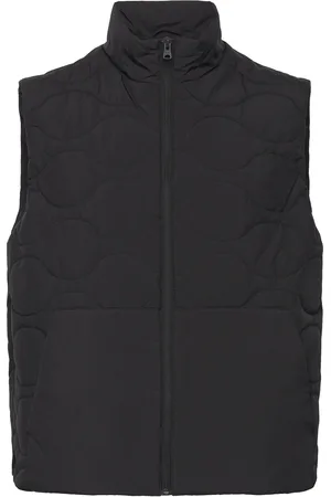 Makia Gravity Vest Black