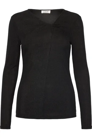 Soaked in Luxury Slskylara Knot Tee Black