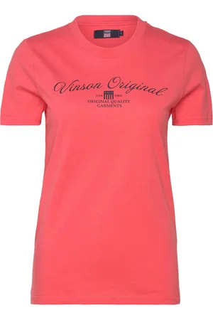 Vinson Layla Reg Sj Vin W Tee Red