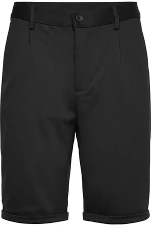 Lindbergh Pleated Shorts Black