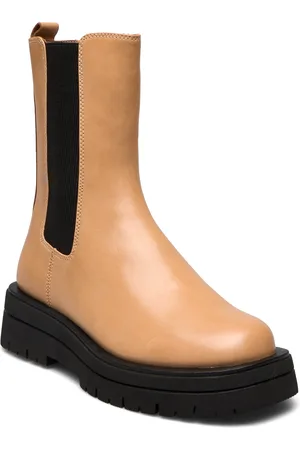 Newd Woms Boots Cream