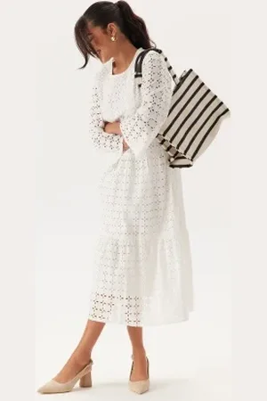 Happy Holly Broderie Anglaise Round Neck Dress 32/34