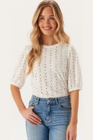 Happy Holly Broderie Anglaise Top 32/34