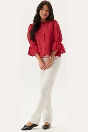 Happy Holly Broderie Anglaise Blouse 32/34
