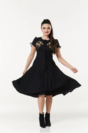 Timeless London Mellemlang kjole - Pandora Dress - XS till XL - Damer