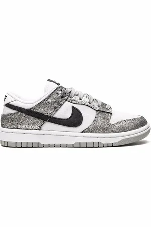 Nike Dunk Low sneakers