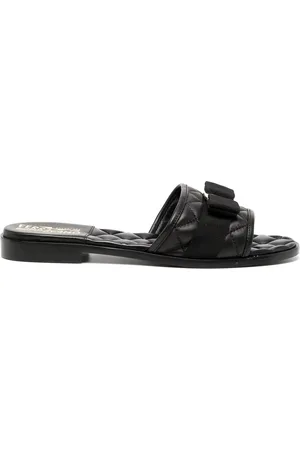 Salvatore Ferragamo Quiltede Vara sandaler med sløjfe