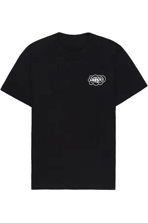 SACAI X Eric Haze T-shirt med Onekindword-tryk