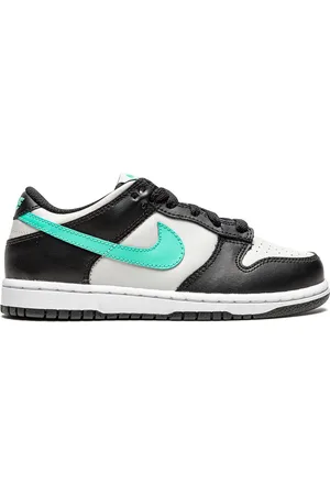 Nike Dunk Low sneakers