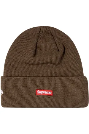 Supreme Hue med New Era S-logo
