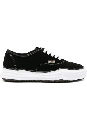 Maison Mihara Yasuhiro Low-top sneakers med logomærke