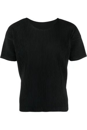 Issey Miyake T-shirt med rund hals og plisseret effekt