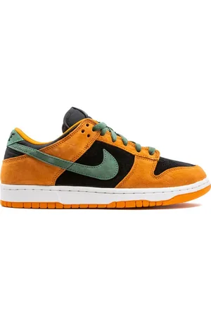 Nike Dunk Low sneakers