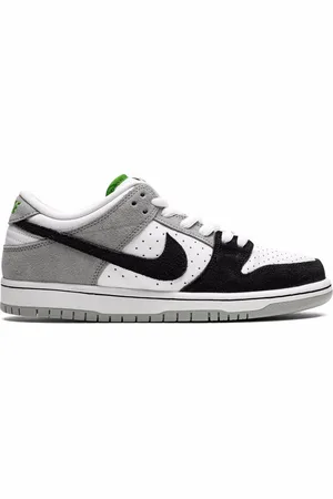 Nike SB Dunk Low sneakers