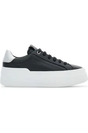 Salvatore Ferragamo Sneakers i læder med logomærke