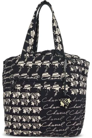 CHANEL Camélia tote med motiv
