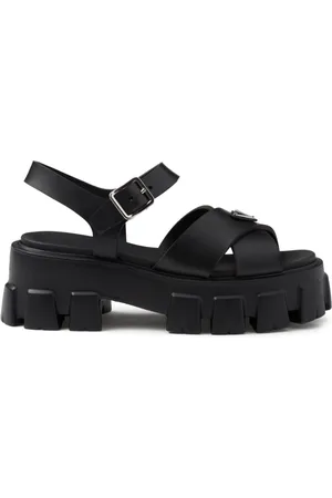 Prada Sandaler med trekantet logo