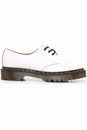 Dr. Martens Bex sko med tåkappe og snøre