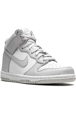 Nike High-top Nike Dunk sneakers