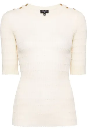 CHANEL T-shirt med knapper på skulderen