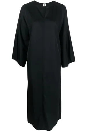 By Malene Birger Mellemlang kaftan-kjole med delt halsudskæring