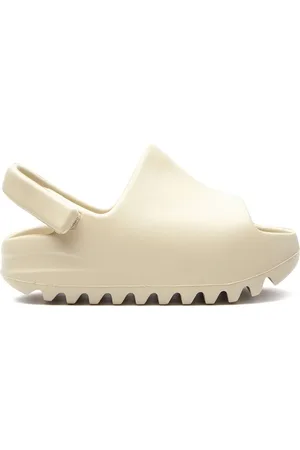 adidas Yeezy sandaler