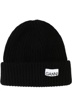Ganni Ribstrikket hue med logomærke