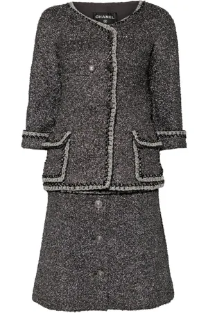 CHANEL Jakkesæt med nederdel i tweed fra 00